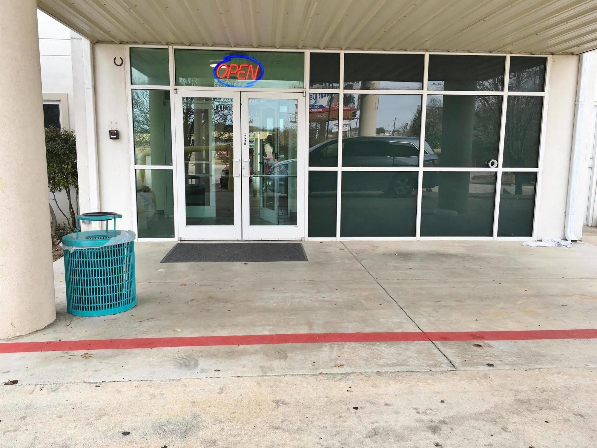 Americas Best Value Inn Decatur Buitenkant foto